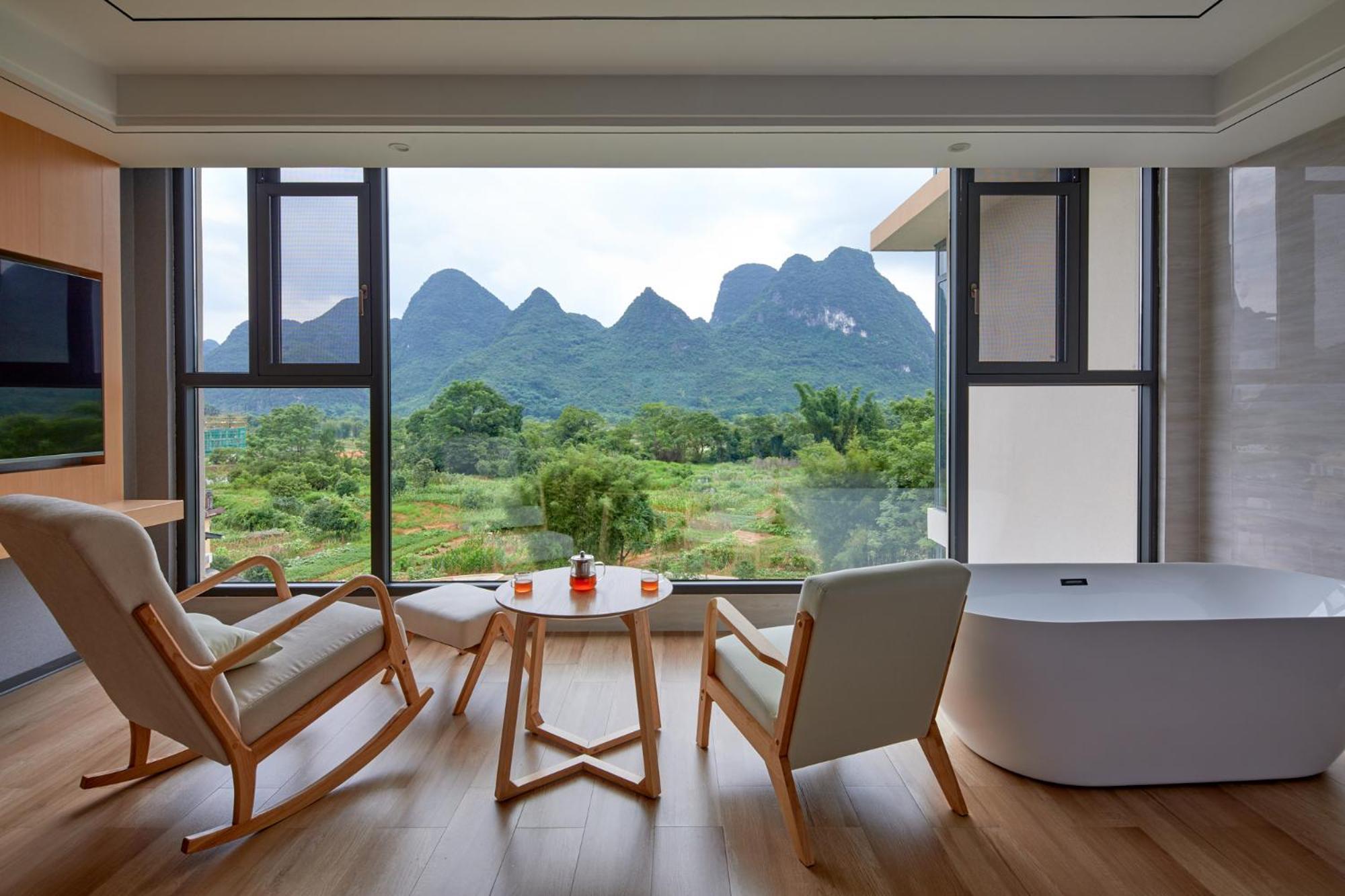 Yangshuo Fortune Lake Inn- One Way Free Pick Up From Airport Or Ts Over 3 Nights Экстерьер фото